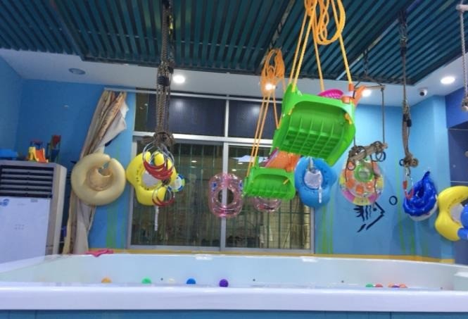 人鱼宝宝婴儿游泳馆